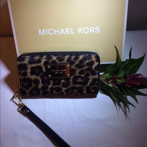 Michael Kors leopard wristlet